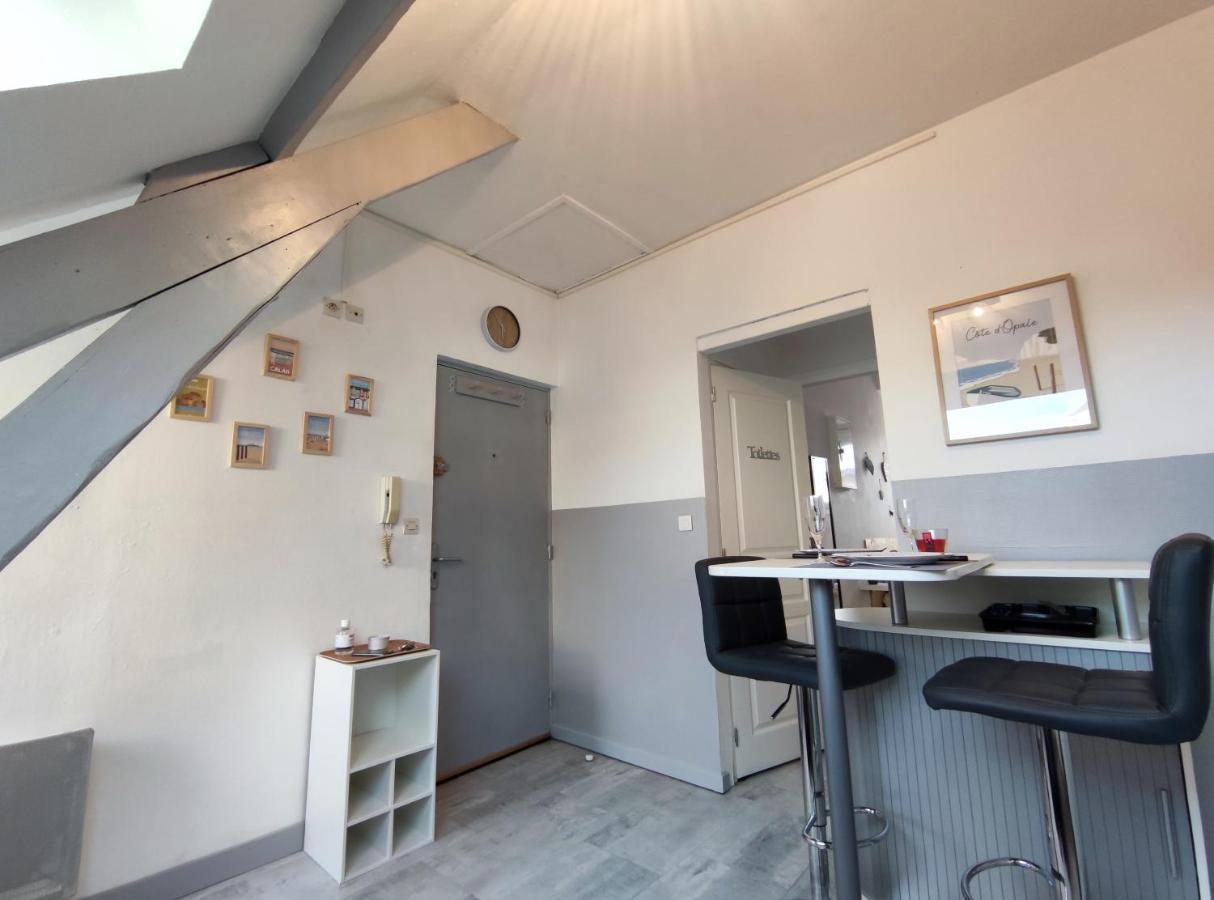 Joli Petit T2 Terrasse Proche Du Phare Apartman Calais Kültér fotó