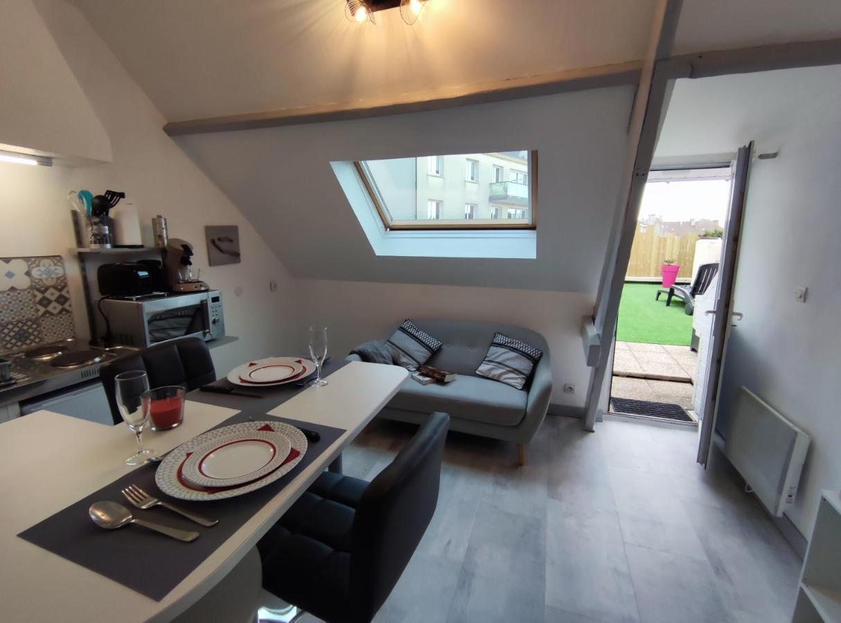 Joli Petit T2 Terrasse Proche Du Phare Apartman Calais Kültér fotó