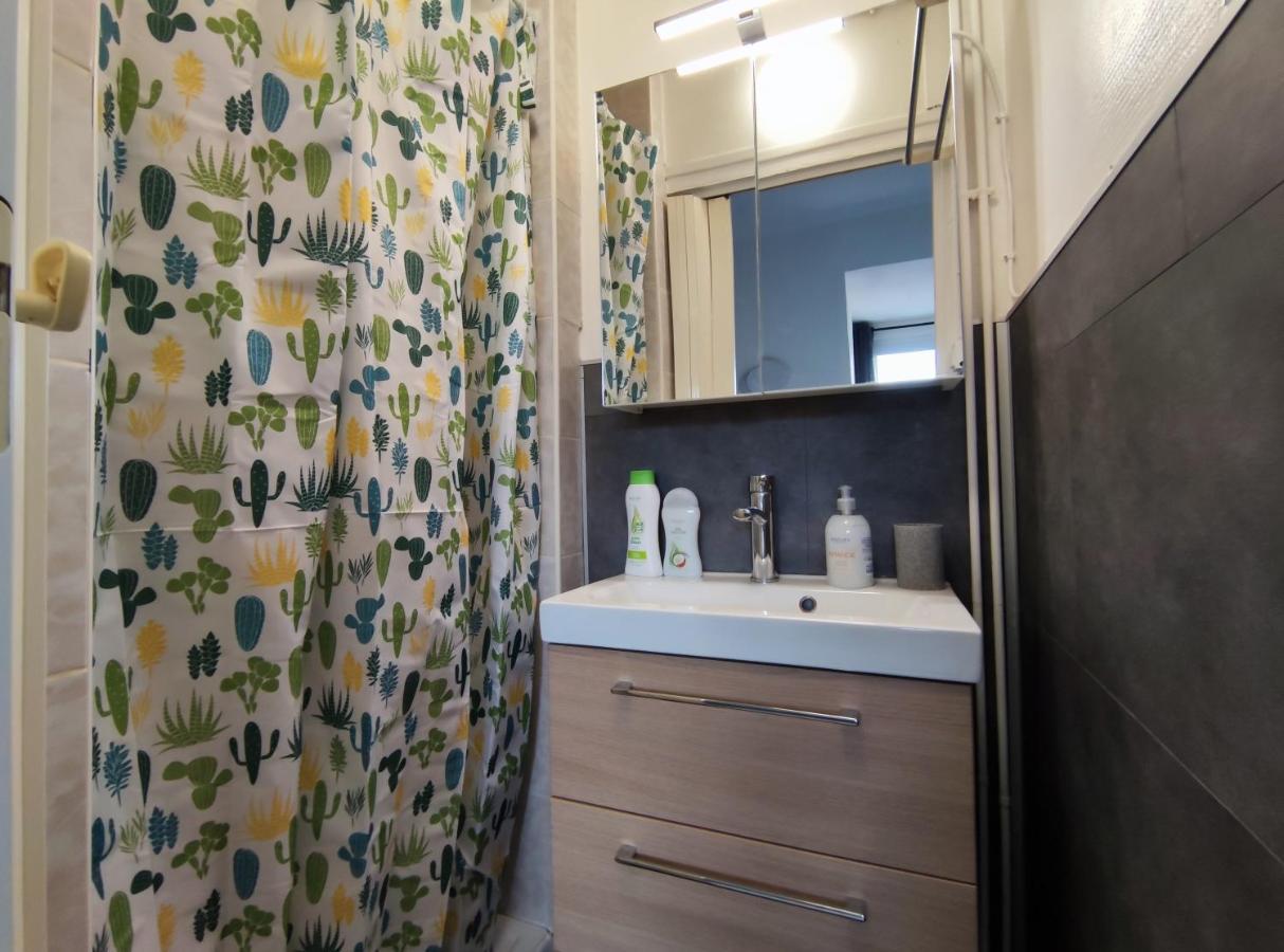 Joli Petit T2 Terrasse Proche Du Phare Apartman Calais Kültér fotó